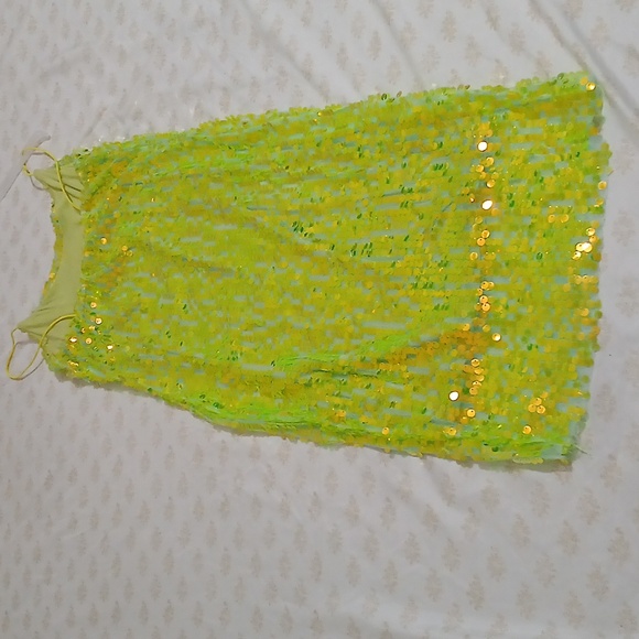 Dress - Picture 2 of 3